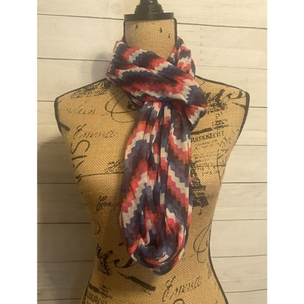 Women’s Scarves Chevron Pattern
